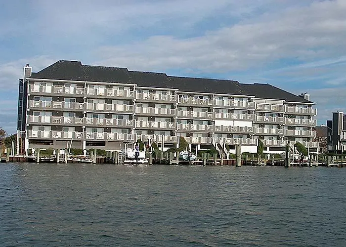 Apartment Harbour Island 102m